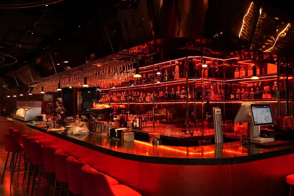 Redfin Seafood & Grill Lounge
