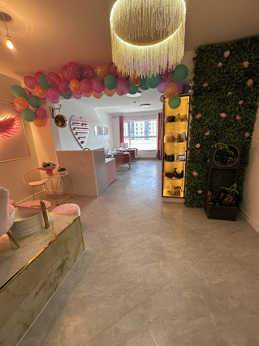 Pinky room