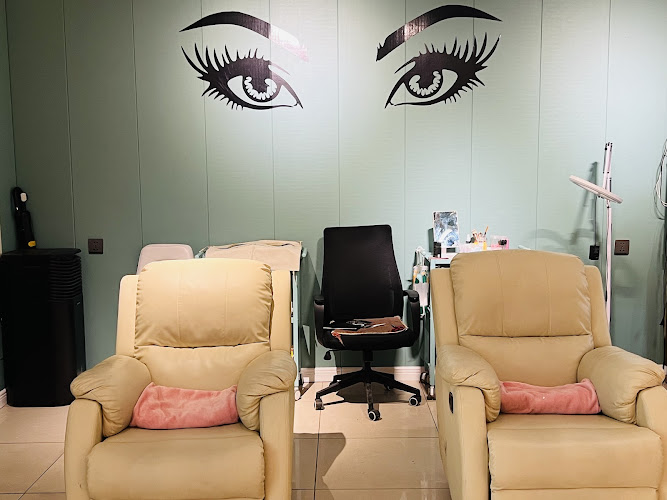 Salon NINE